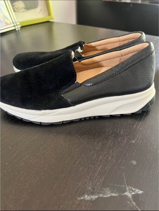 Naturalizer Shoes - New Naturalizer Black Slip-On Comfort Loafers with White Sole size 5.5
